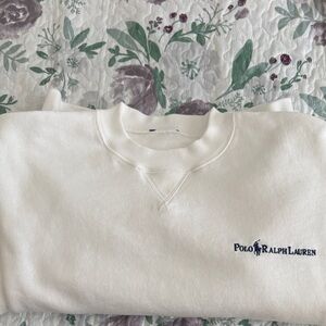 White Women’s Sweatshirt.Size Large…
Just in time for Spring Break etc…